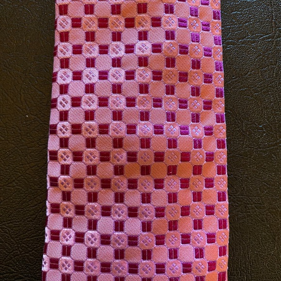 Hugo Boss Geometric Square Silk Pink Tie - Picture 3 of 4